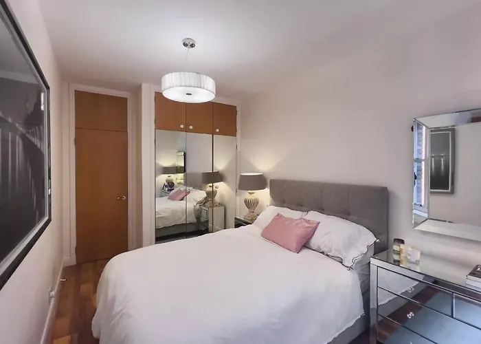 Covent Garden Haven - 2 Bedrooms. 2 Bathrooms