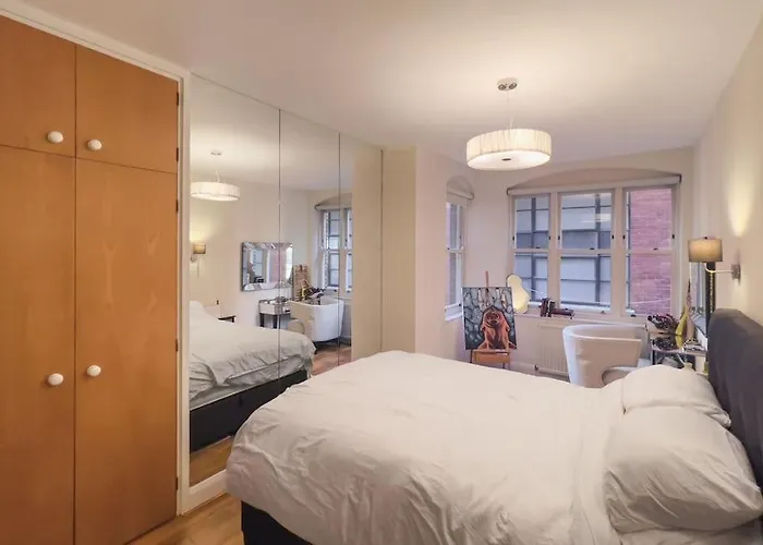 Covent Garden Haven - 2 Bedrooms. 2 Bathrooms